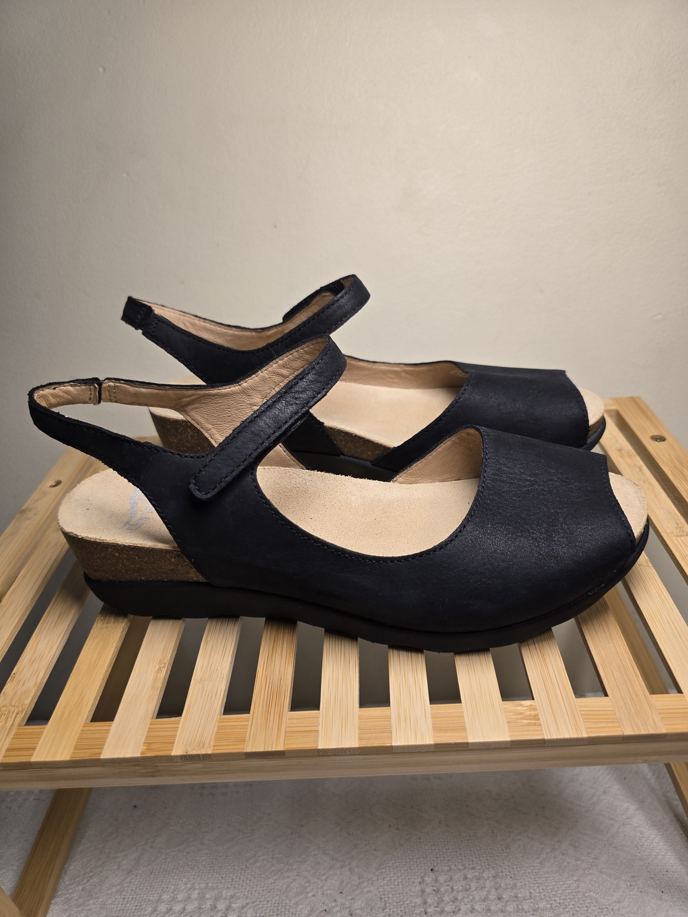 Dansko Black Suede Comfort Wedge Sandals Size 10 EU 40 NWOT - Picture 5 of 16